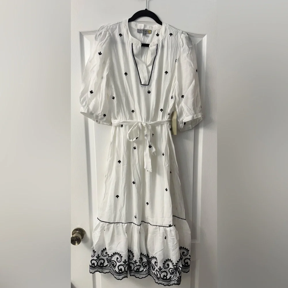 Women's Figueroa & Flower V-Neck Embroidered Peasant Dress - Picture 6 of 15